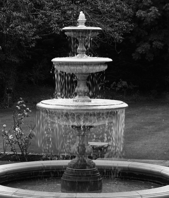 Inflatable fountain